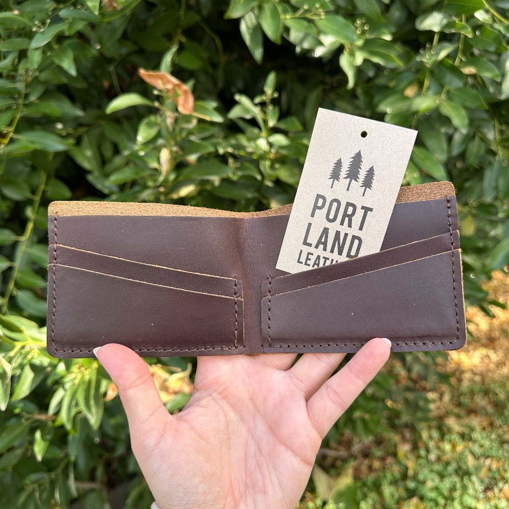 GRIZZLY 🐻 NWT: Men's Bifold Wallet